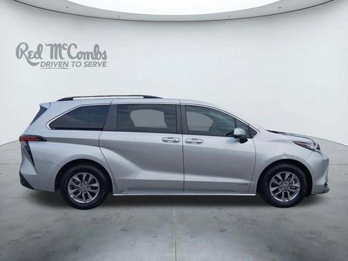 Celestial Silver Metallic 2021 Toyota Sienna LE