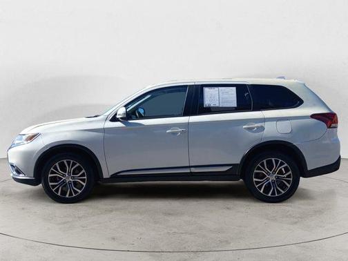 2017 Mitsubishi Outlander SE