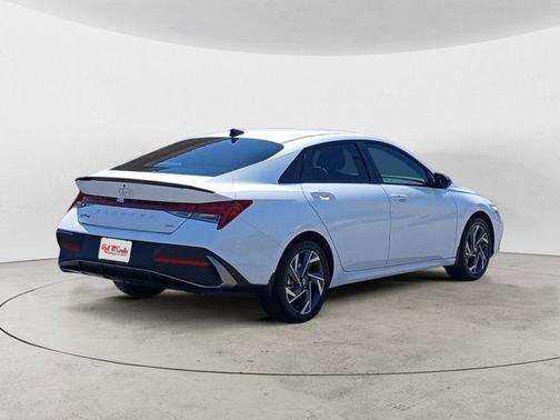 2025 Hyundai ELANTRA HEV SEL