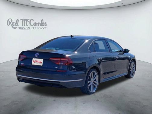 Urano Gray 2018 Volkswagen Passat 2.0T R-Line