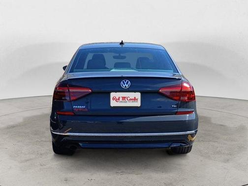 2018 Volkswagen Passat 2.0T R-Line
