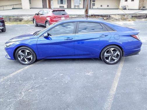 Photo 4 of 24 of 2022 Hyundai Elantra HEV Limited