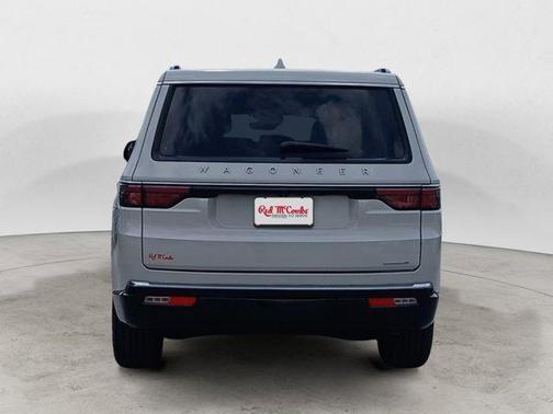 Luxury White Pearlcoat 2022 Jeep Wagoneer Series III