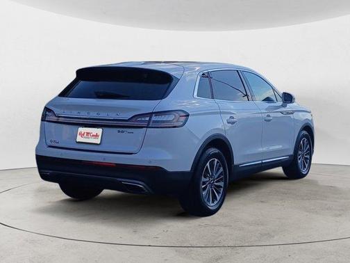 2019 Lincoln Nautilus Select
