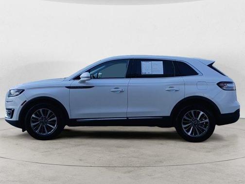 2019 Lincoln Nautilus Select