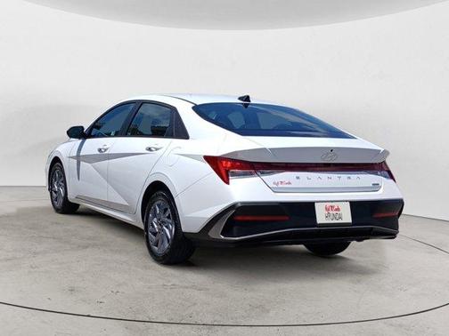 2025 Hyundai ELANTRA HEV Blue