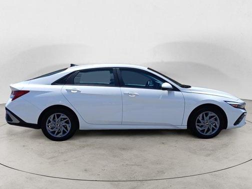 2025 Hyundai ELANTRA HEV Blue