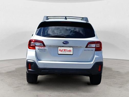 White 2019 Subaru Outback 2.5i Limited