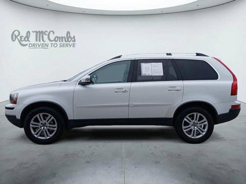 Ice White 2011 Volvo XC90 3.2
