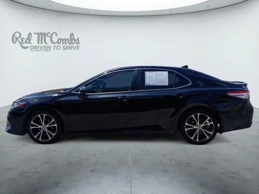 Midnight Black Metallic 2020 Toyota Camry SE