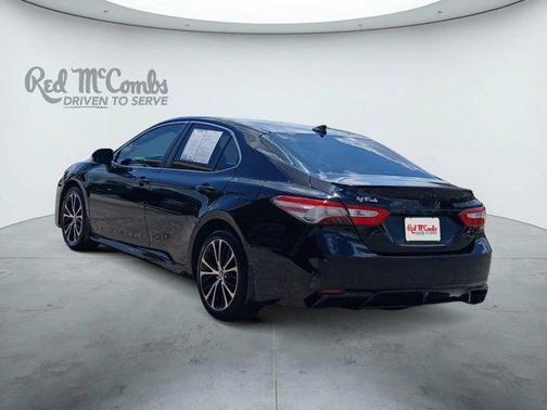 Midnight Black Metallic 2020 Toyota Camry SE