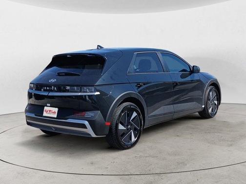2025 Hyundai IONIQ 5 SE