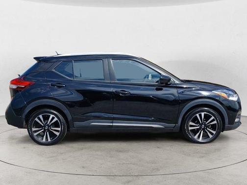2019 Nissan Kicks SR