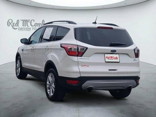 White Platinum Clearcoat Metallic 2017 Ford Escape SE