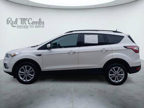 White Platinum Clearcoat Metallic 2017 Ford Escape SE