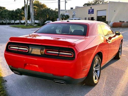 2022 Dodge Challenger SXT