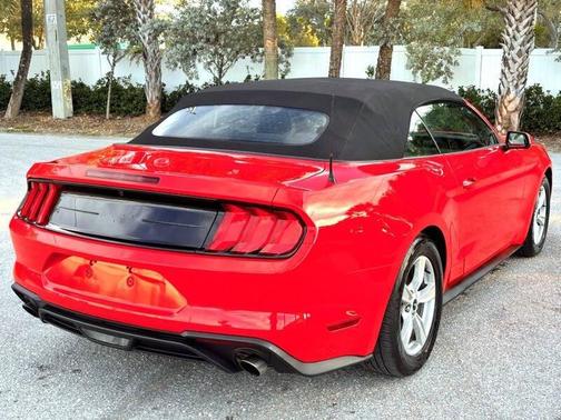 2022 Ford Mustang EcoBoost