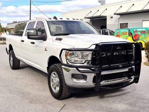 2024 RAM 3500 Tradesman Crew Cab 4x4 8' Box