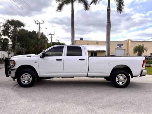 2024 RAM 3500 Tradesman Crew Cab 4x4 8' Box