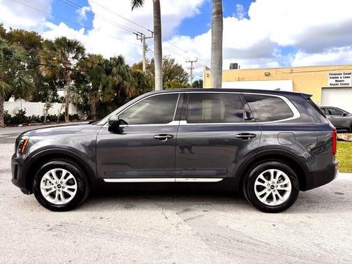 2022 Kia Telluride LX