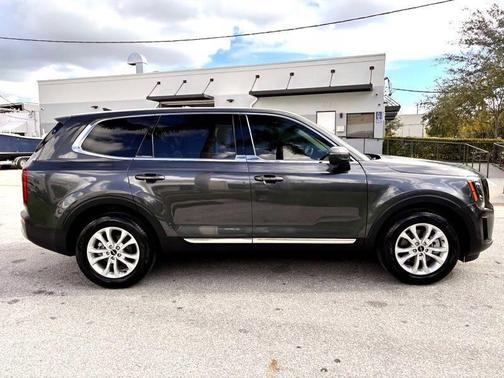 2022 Kia Telluride LX