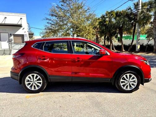 2022 Nissan Rogue Sport SV