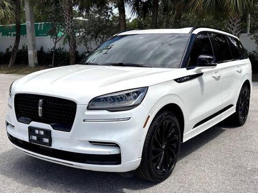 Pristine White Metallic Tri-Coat 2024 Lincoln Aviator Reserve AWD
