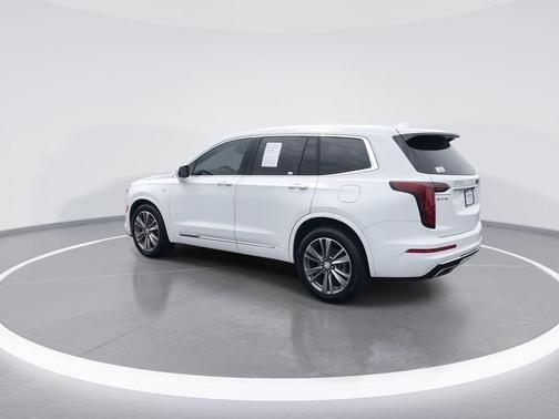 White 2021 Cadillac XT6 Premium Luxury FWD