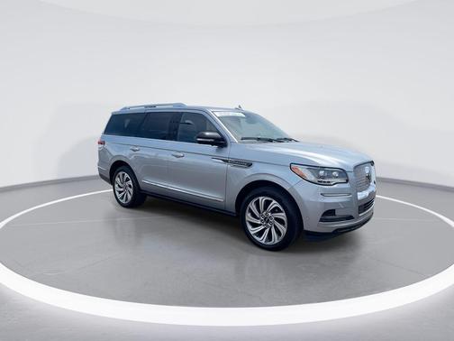 Radiance Metallic 2023 Lincoln Navigator Reserve