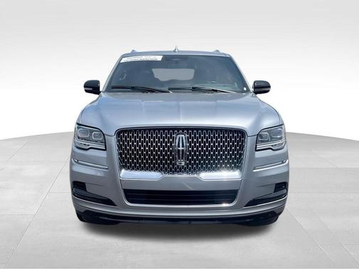 Radiance Metallic 2023 Lincoln Navigator Reserve