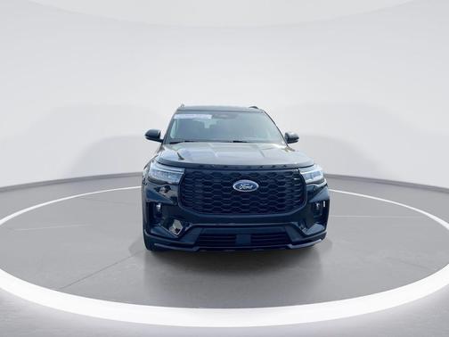 Black Metallic 2025 Ford Explorer ST-Line