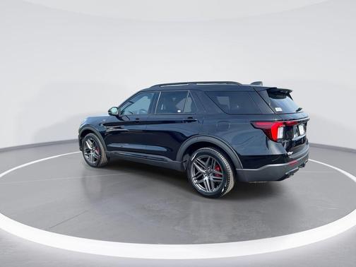 Black Metallic 2025 Ford Explorer ST-Line