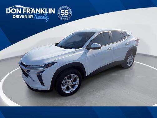 Summit White 2025 Chevrolet Trax LS