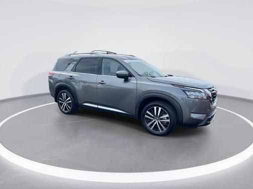 Gun Metallic 2025 Nissan Pathfinder Platinum