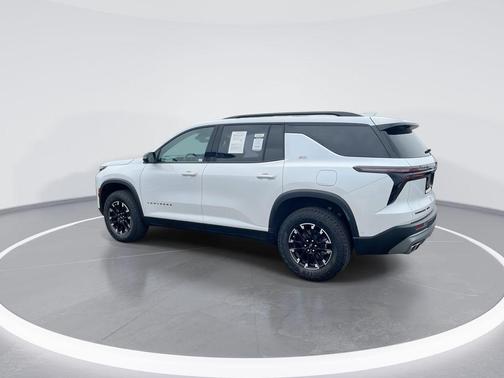 Iridescent Pearl Tricoat 2025 Chevrolet Traverse Z71