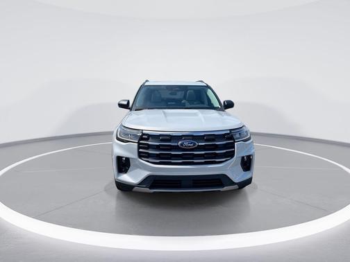 Space White Metallic 2026 Ford Explorer Active