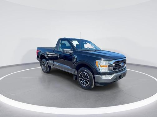 Black 2022 Ford F-150 XLT