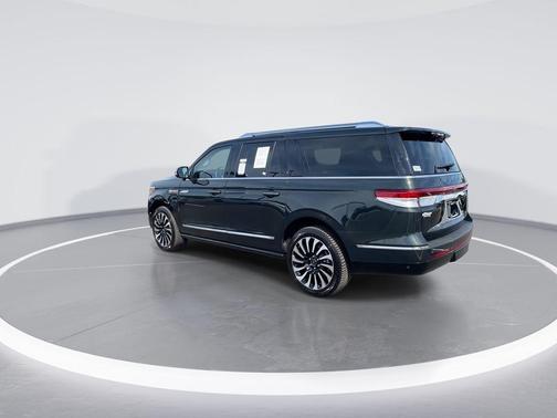 Green Metallic 2022 Lincoln Navigator L Black Label