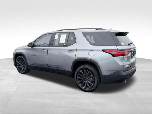 Sterling Gray Metallic 2023 Chevrolet Traverse RS