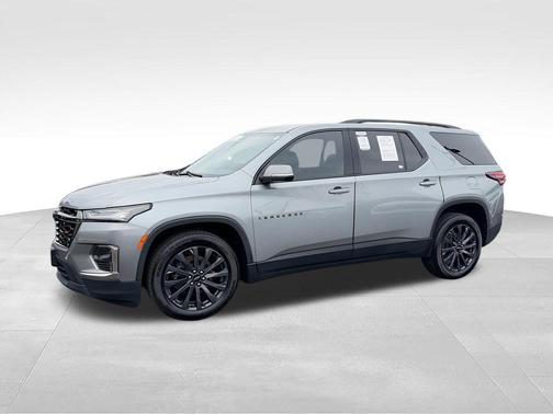 Sterling Gray Metallic 2023 Chevrolet Traverse RS