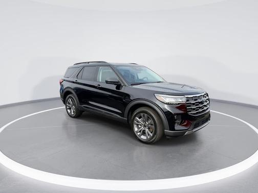 Agate Black Metallic 2026 Ford Explorer Active