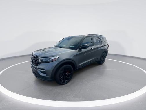 Gray Metallic 2023 Ford Explorer ST