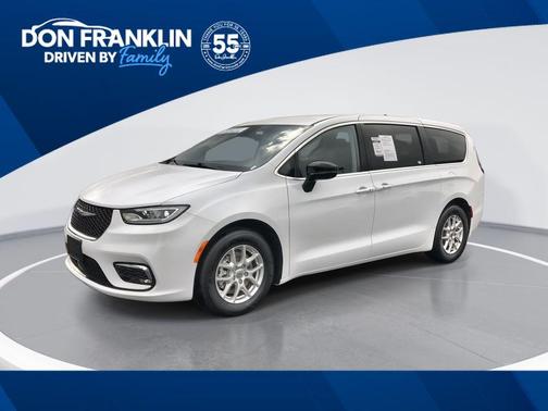 Bright White Clearcoat 2024 Chrysler Pacifica Touring-L