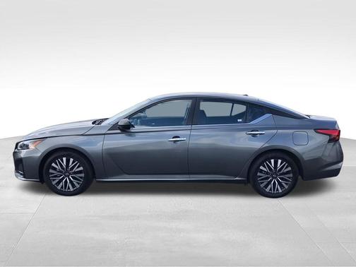 Gun Metallic 2024 Nissan Altima 2.5 SV