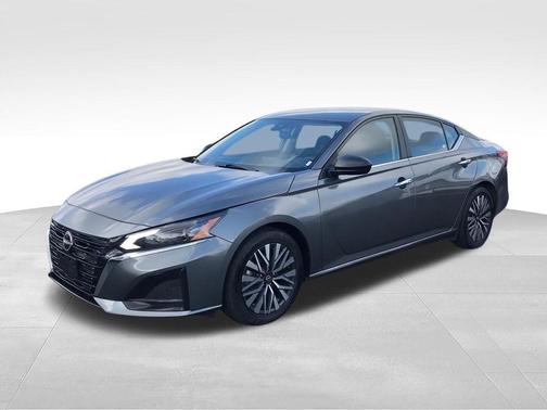 Gun Metallic 2024 Nissan Altima 2.5 SV