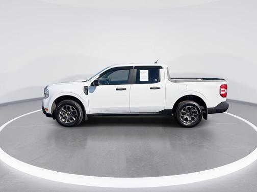 Oxford White 2024 Ford Maverick XLT