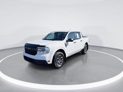 Oxford White 2024 Ford Maverick XLT