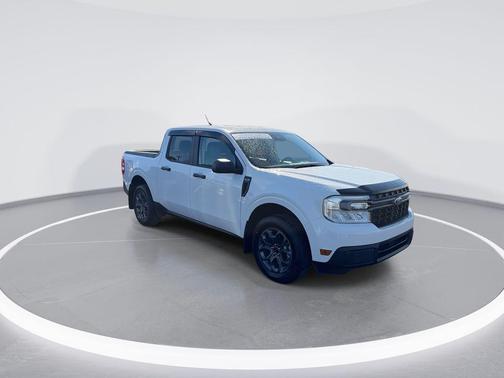 Oxford White 2024 Ford Maverick XLT