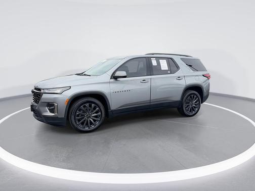 Sterling Gray Metallic 2023 Chevrolet Traverse RS