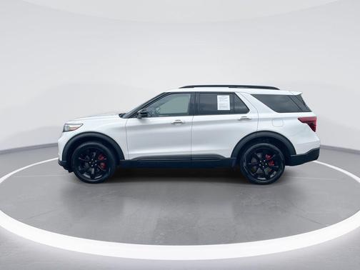 White Metallic 2022 Ford Explorer ST